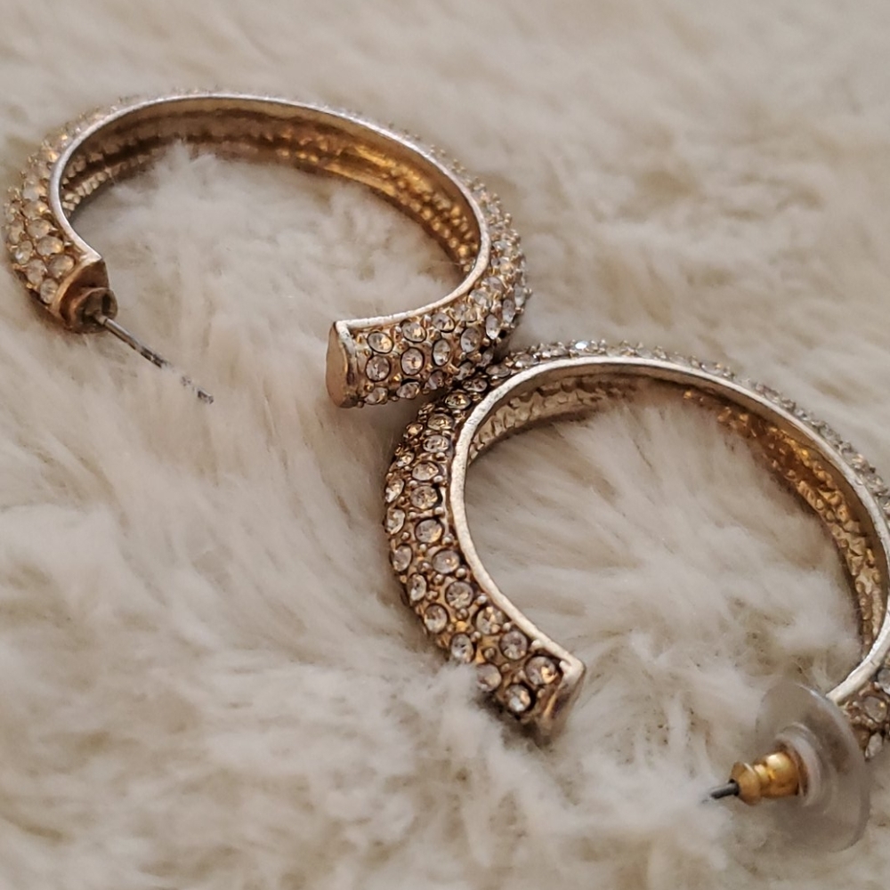 Vintage Cache Gold Rhinestone Earrings. - Picture 8 of 9